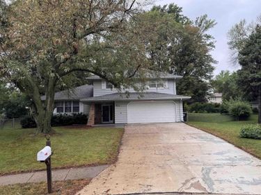 905 Sherman Circle, Papillion, NE 68046