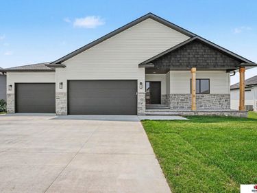 7315 isidore Drive, Lincoln, NE 68516