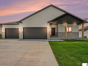 7315 isidore Drive, Lincoln, NE 68516