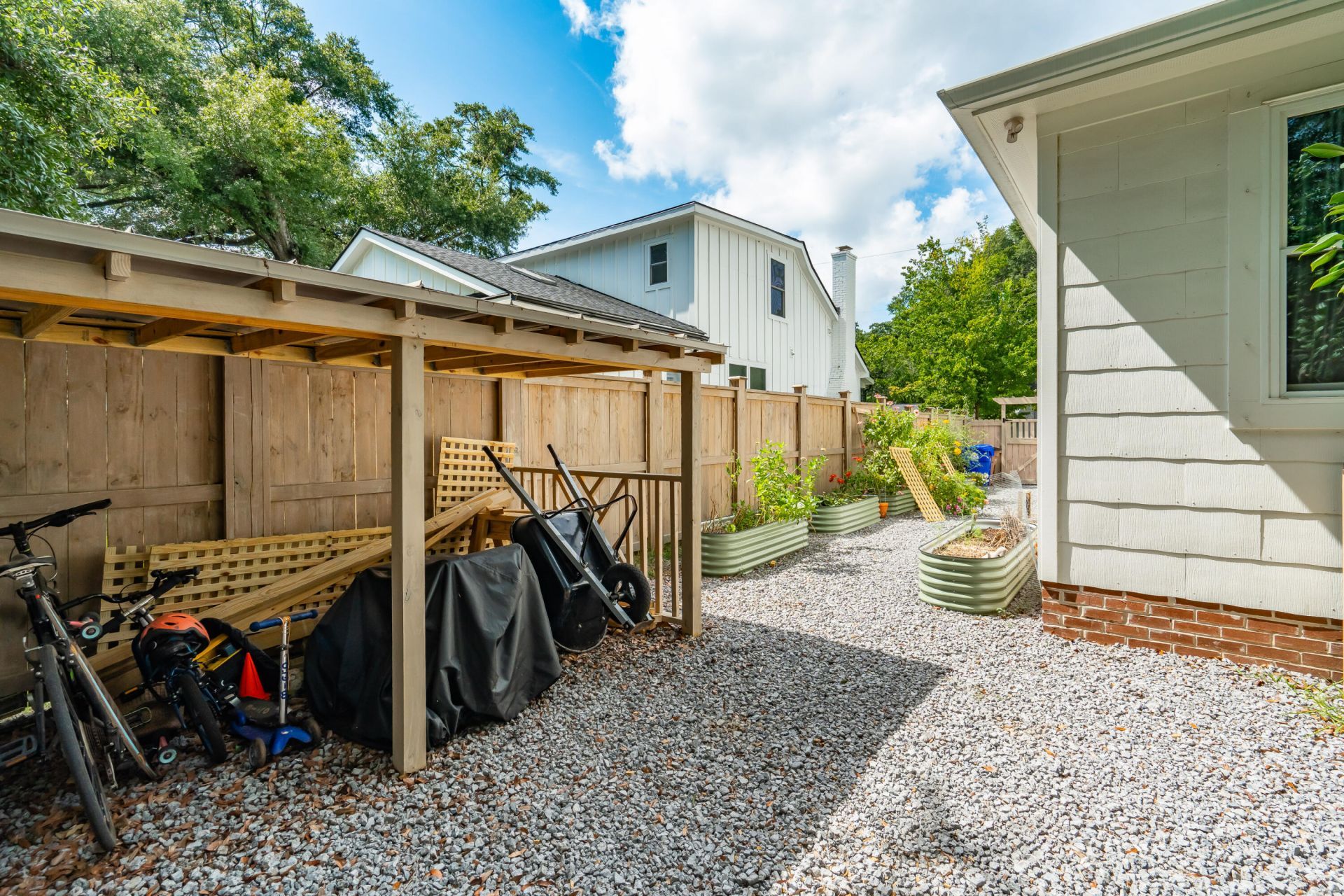 2125 Medway Road Photo 36