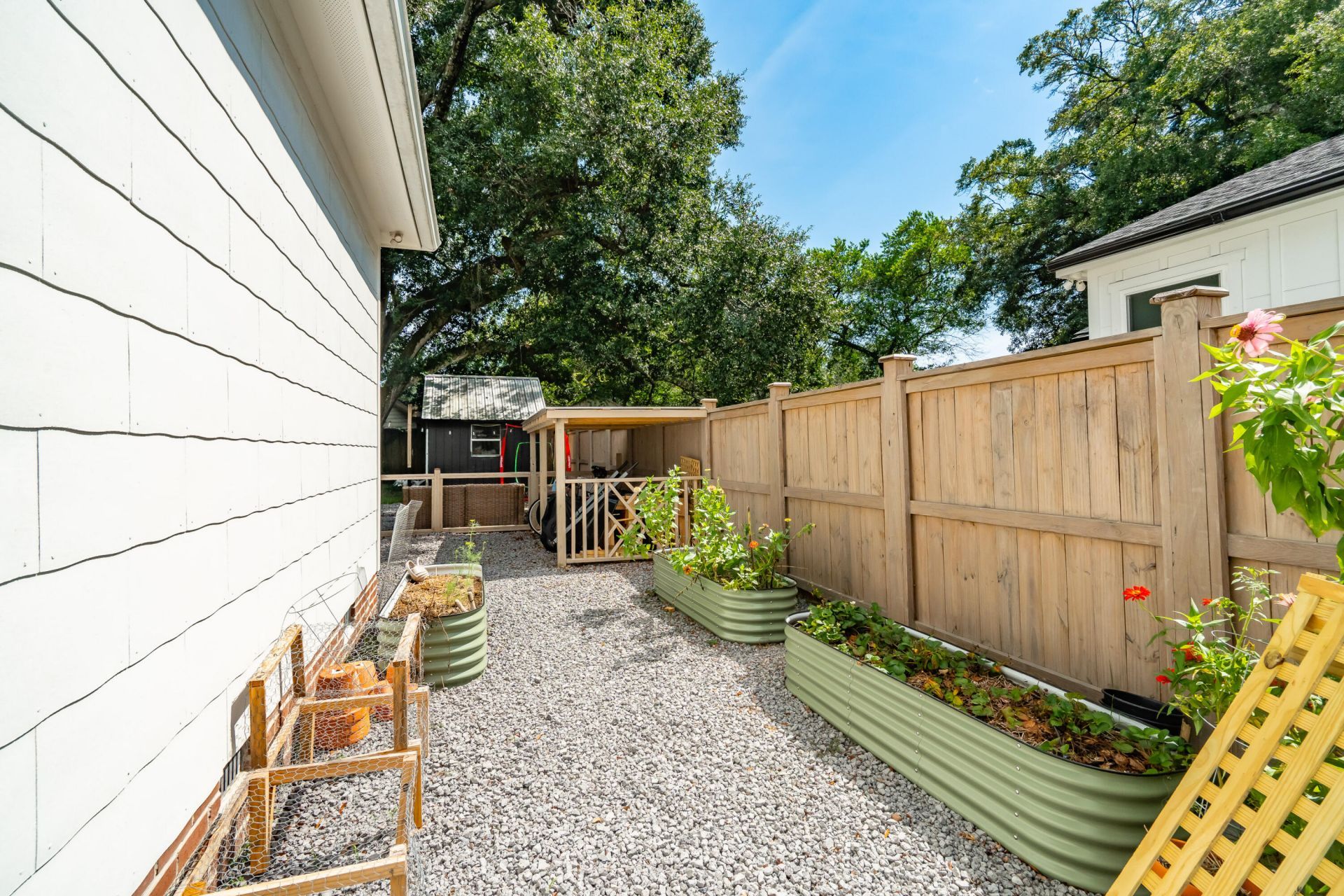 2125 Medway Road Photo 37