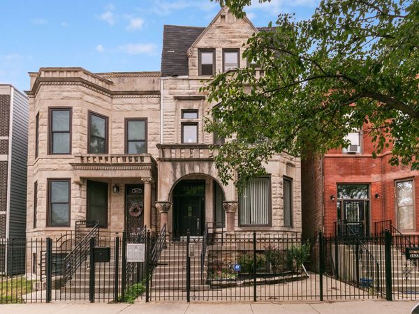 3619 S Giles Avenue , Unit 3, Chicago, IL 60653