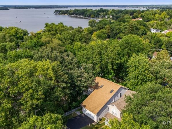 17 Hillcrest Avenue , Fox Lake, IL 60020