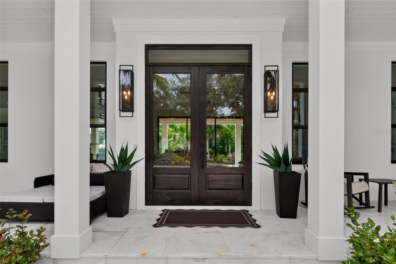 656 Tropical Circle, Sarasota, FL 34242 Photo