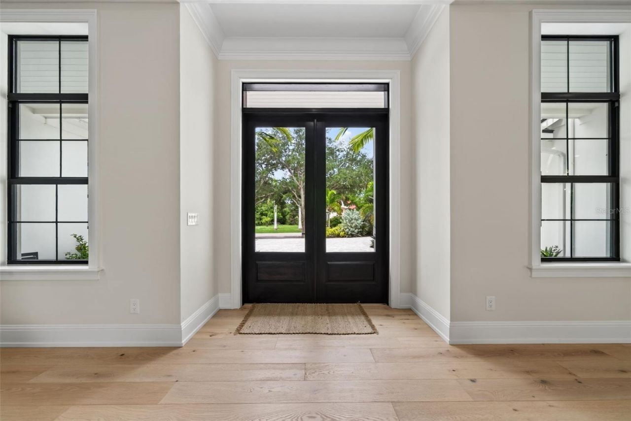 656 Tropical Circle, Sarasota, FL 34242 Photo