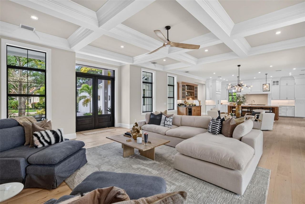 656 Tropical Circle, Sarasota, FL 34242 Photo