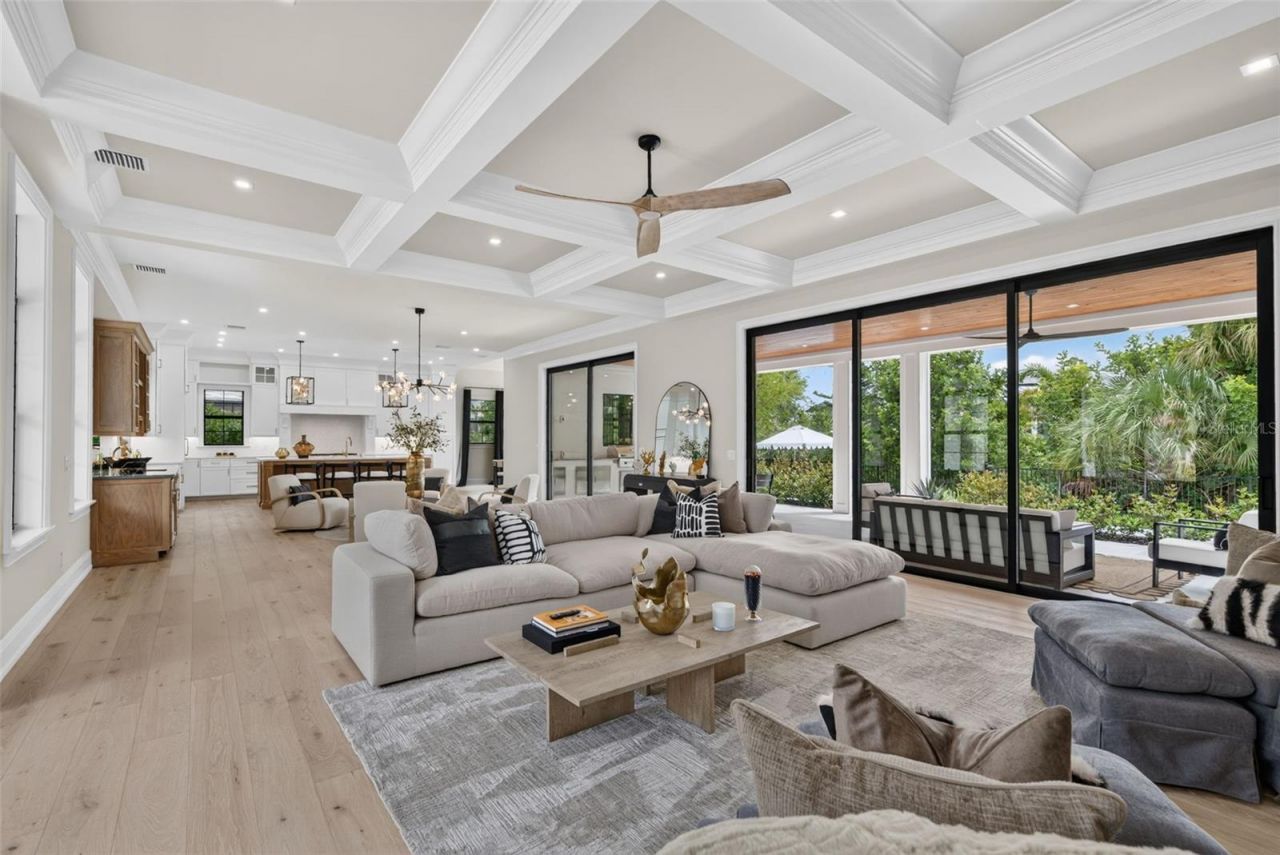 656 Tropical Circle, Sarasota, FL 34242 Photo