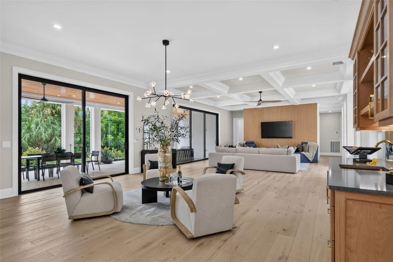 656 Tropical Circle, Sarasota, FL 34242 Photo