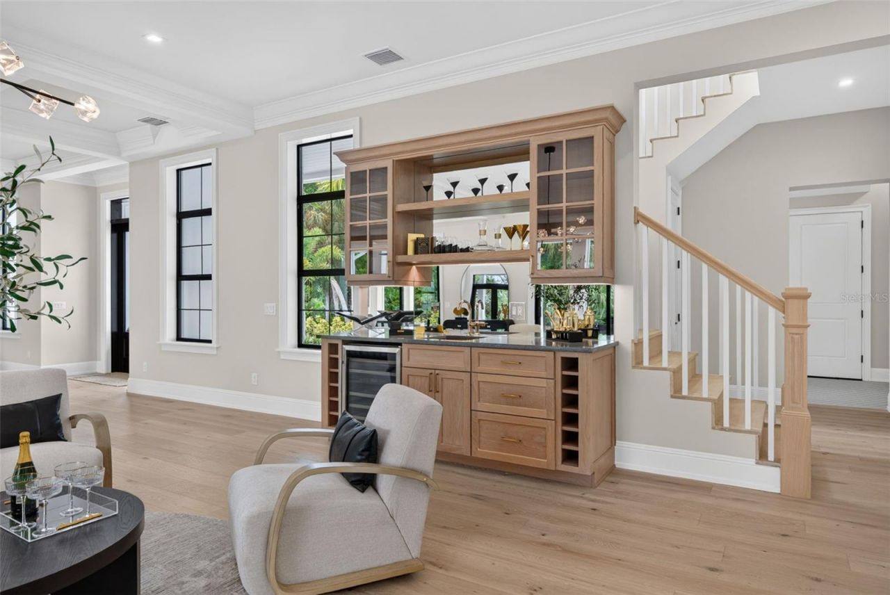 656 Tropical Circle, Sarasota, FL 34242 Photo