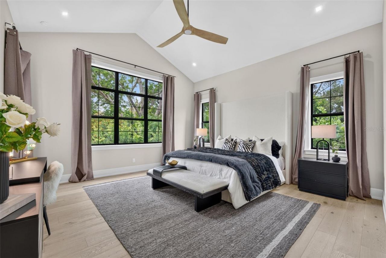 656 Tropical Circle, Sarasota, FL 34242 Photo