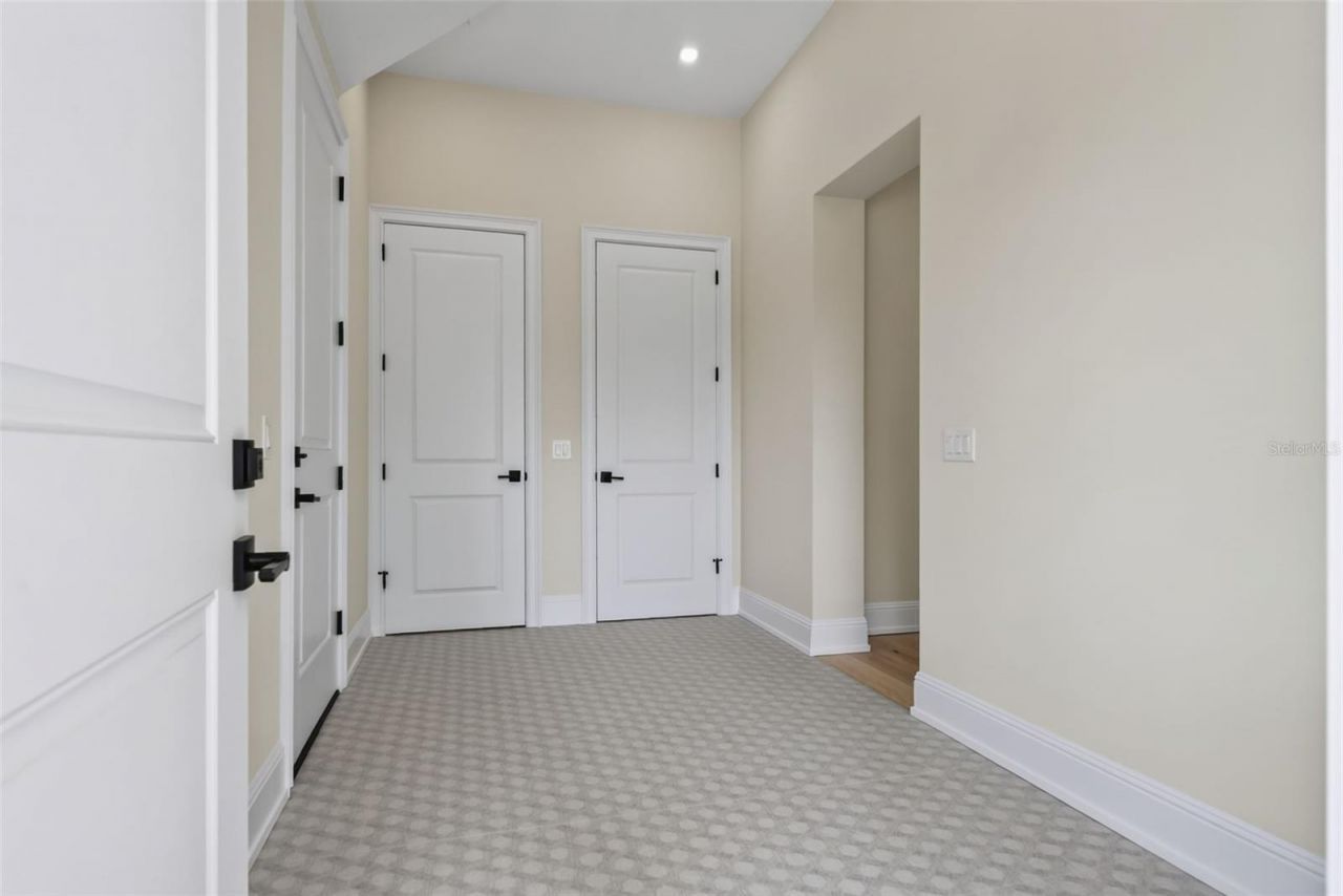 656 Tropical Circle, Sarasota, FL 34242 Photo