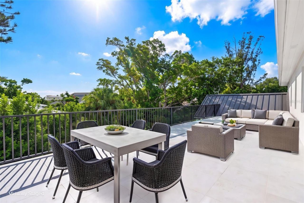 656 Tropical Circle, Sarasota, FL 34242 Photo