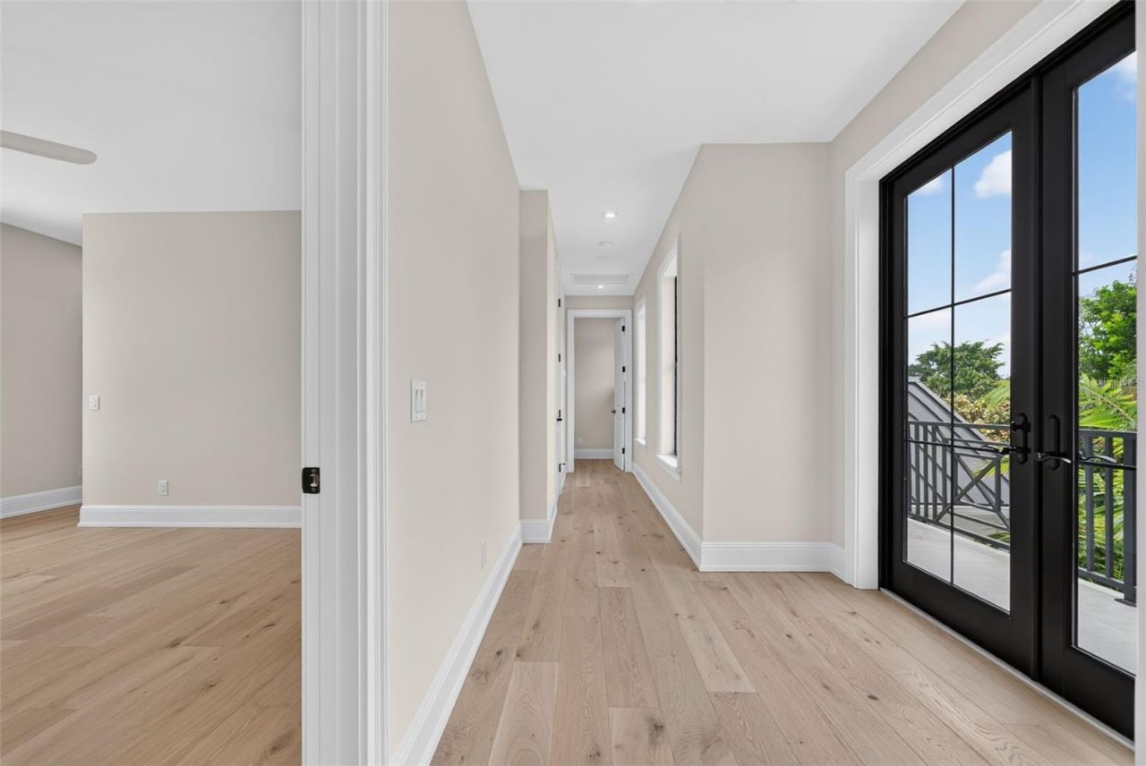 656 Tropical Circle, Sarasota, FL 34242 Photo
