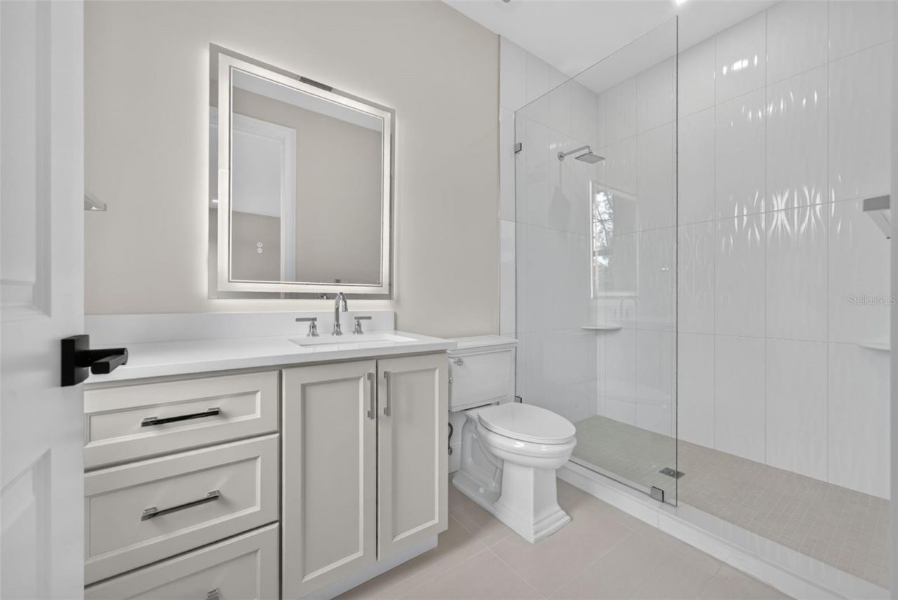 656 Tropical Circle, Sarasota, FL 34242 Photo