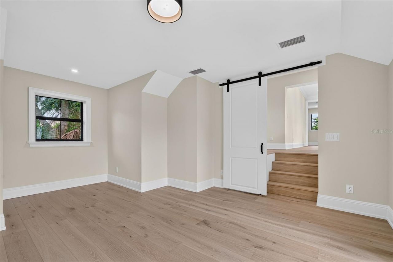656 Tropical Circle, Sarasota, FL 34242 Photo