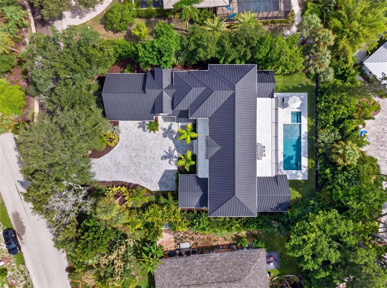 656 Tropical Circle, Sarasota, FL 34242 Photo