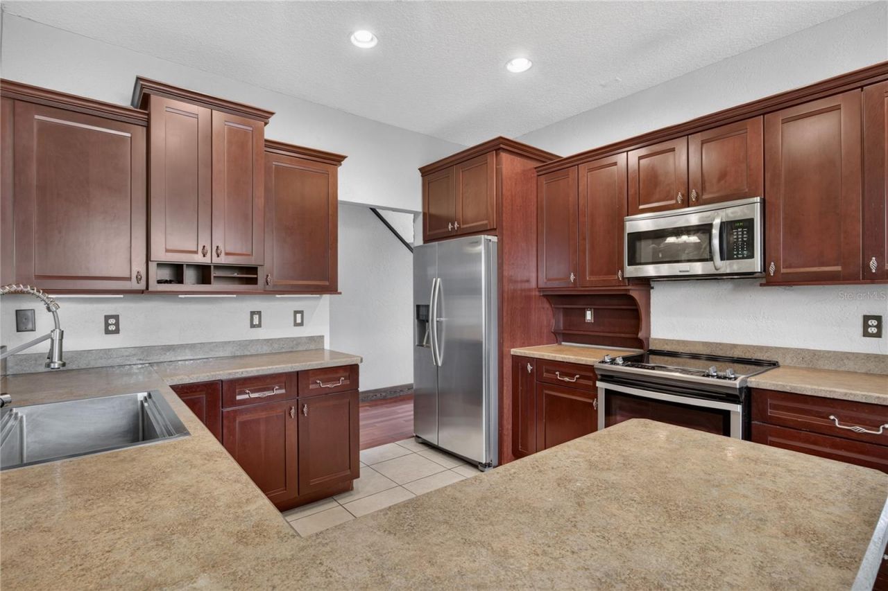 7314 Spring Mountain Lane, Yalaha, FL 34797 Photo