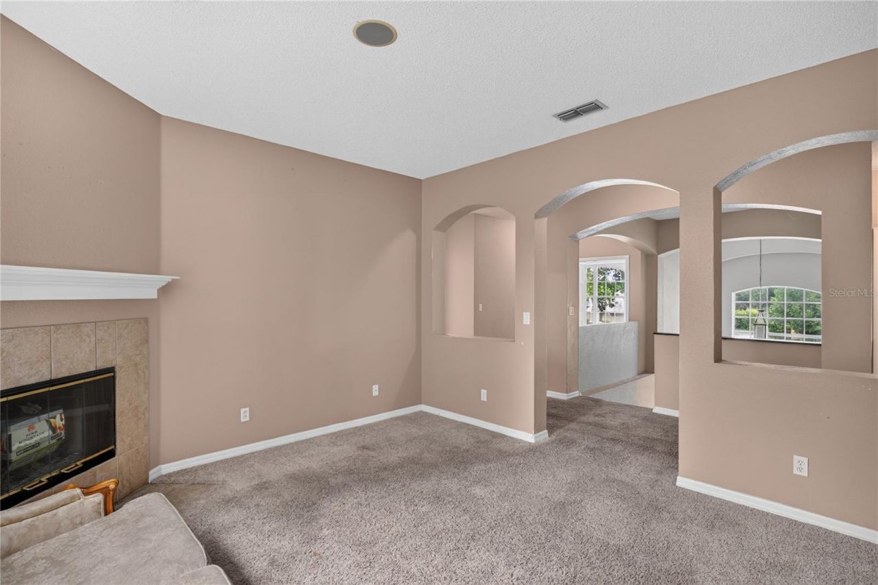 7314 Spring Mountain Lane, Yalaha, FL 34797 Photo