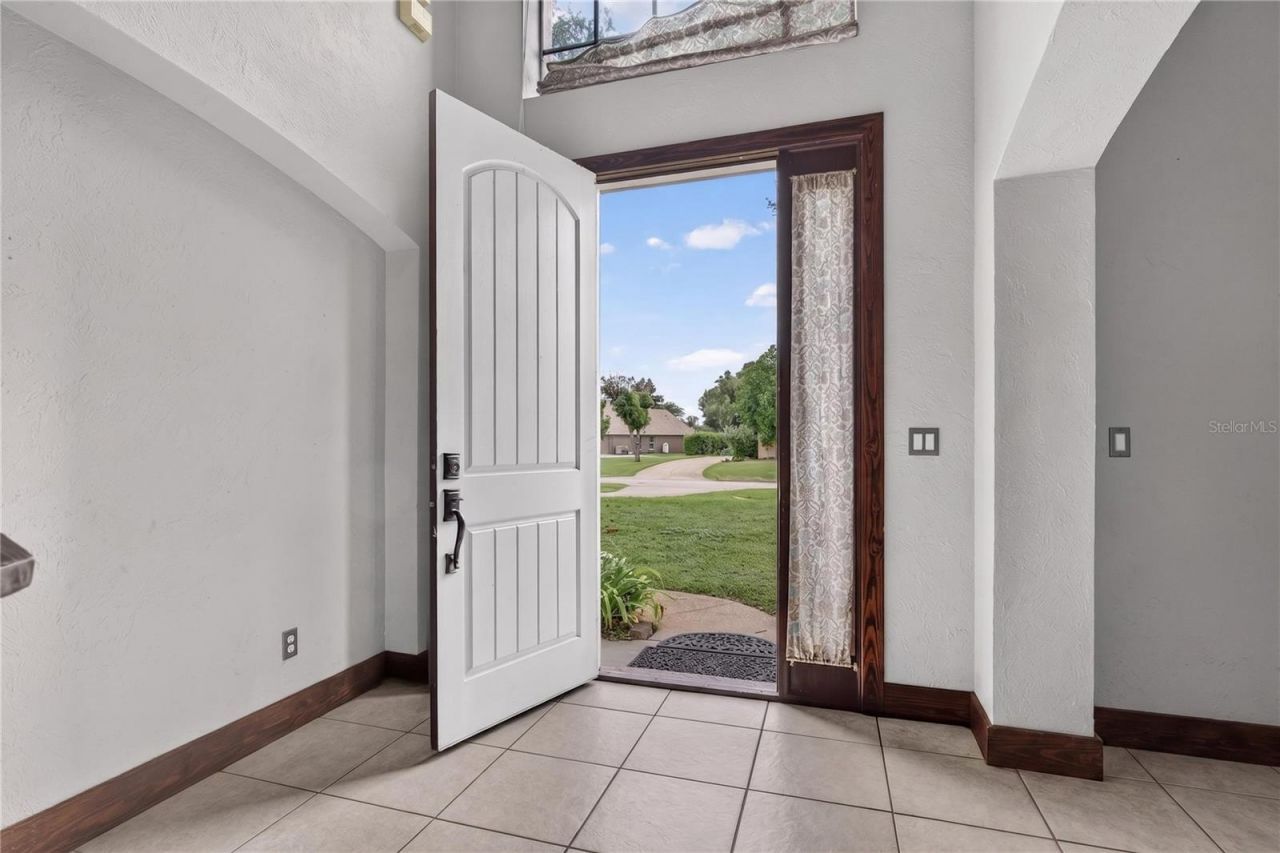 7314 Spring Mountain Lane, Yalaha, FL 34797 Photo