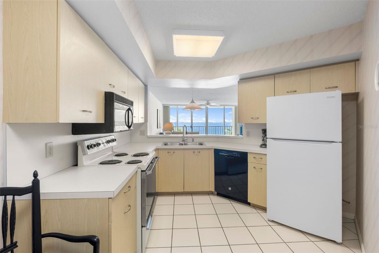 5155 Isla Key Boulevard S, Unit 304, Saint Petersburg, FL 33715 Photo