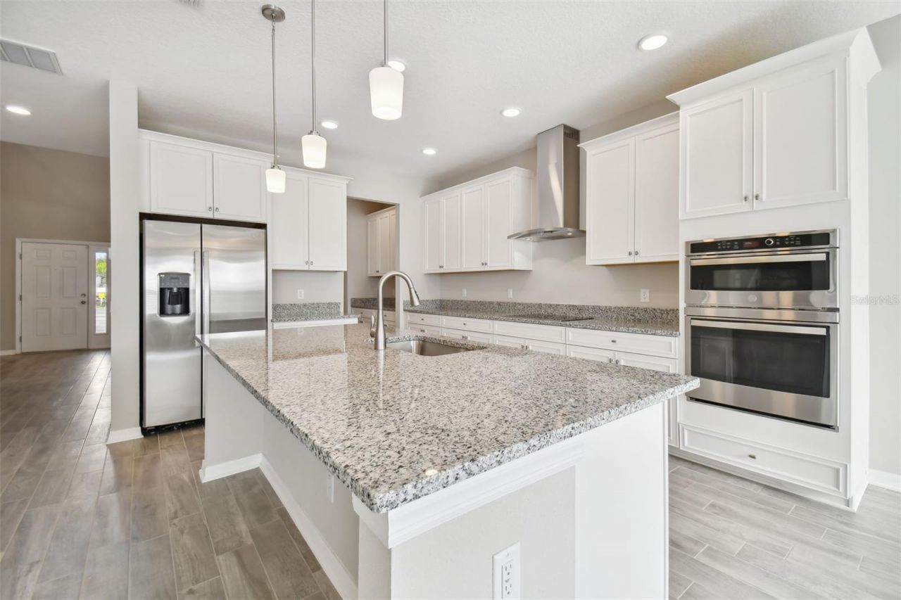 38190 Shale Stone Court, Zephyrhills, FL 33540 Photo