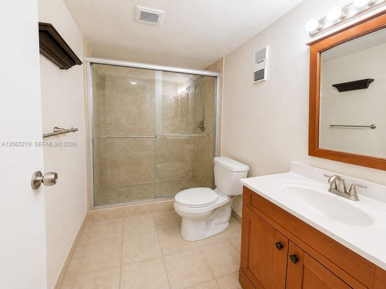 250 Jacaranda Dr, Unit 805, Plantation, FL 33324 Photo
