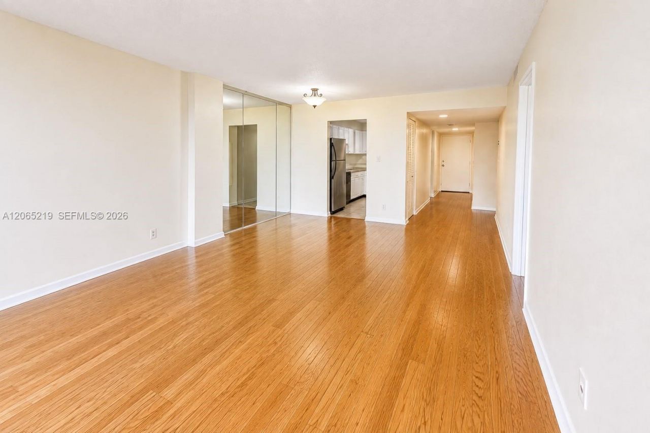 250 Jacaranda Dr, Unit 805, Plantation, FL 33324 Photo
