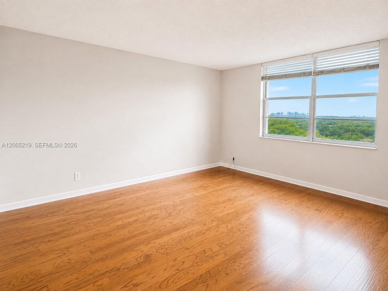 250 Jacaranda Dr, Unit 805, Plantation, FL 33324 Photo