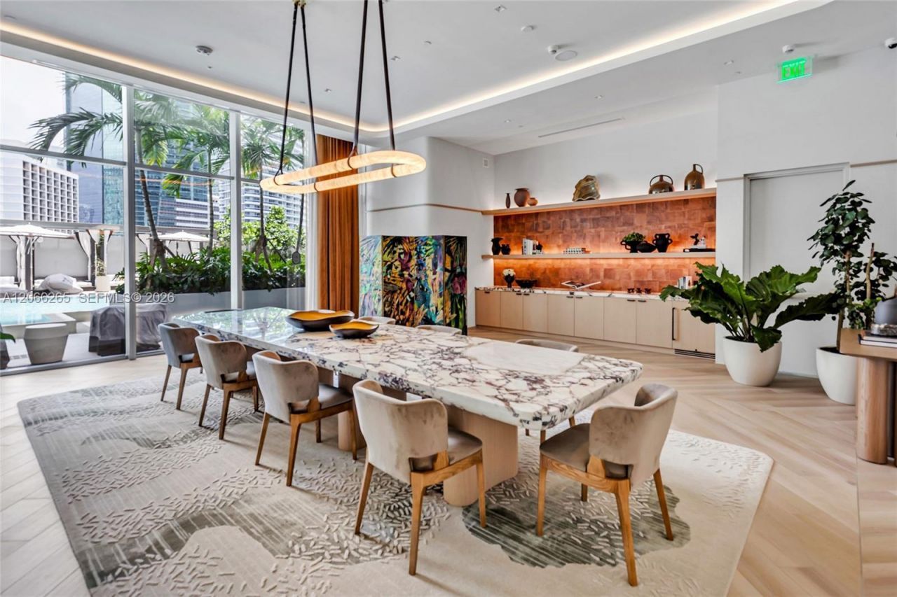 77 SE 5th St, Unit 2006, Miami, FL 33131 Photo