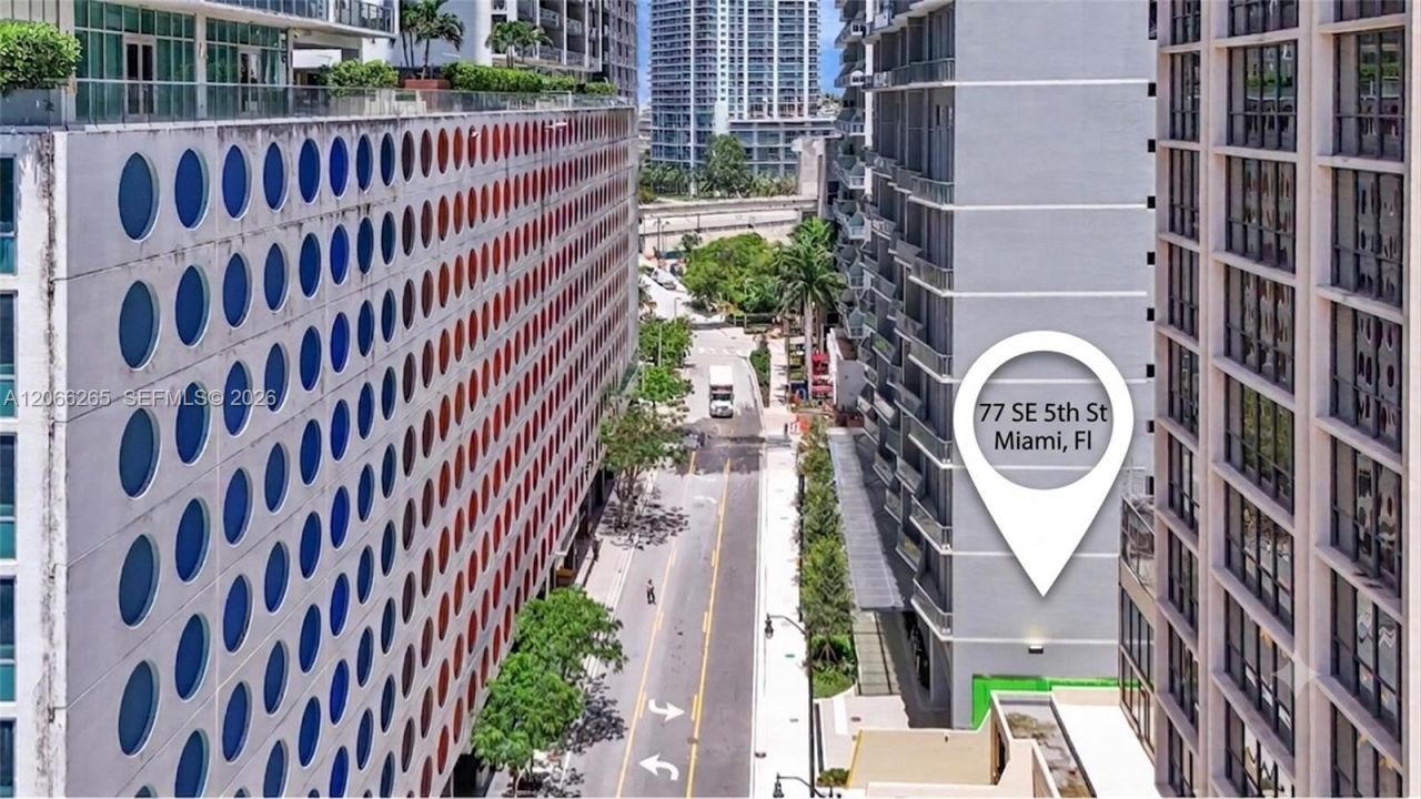 77 SE 5th St, Unit 2006, Miami, FL 33131 Photo