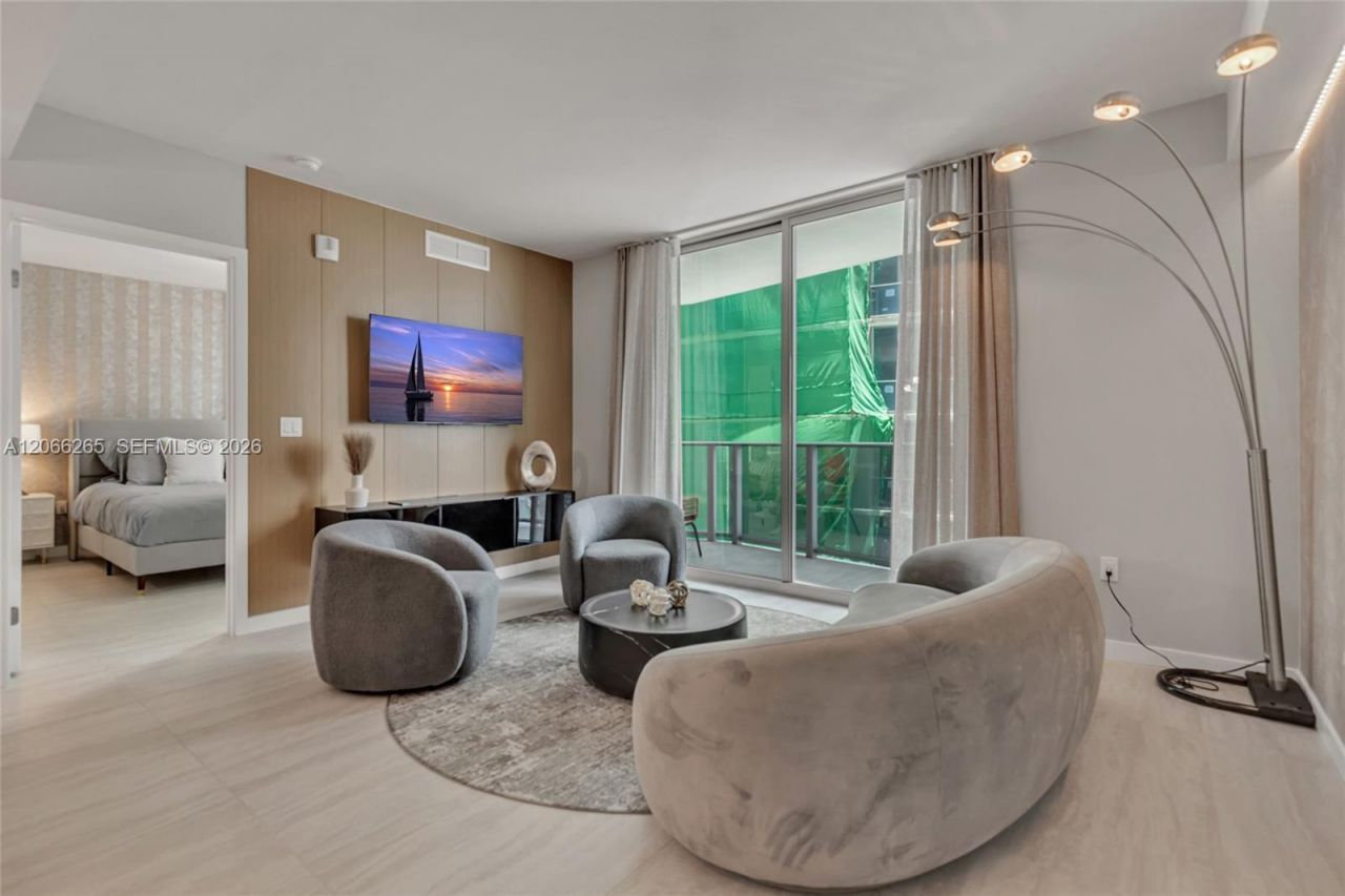 77 SE 5th St, Unit 2006, Miami, FL 33131 Photo