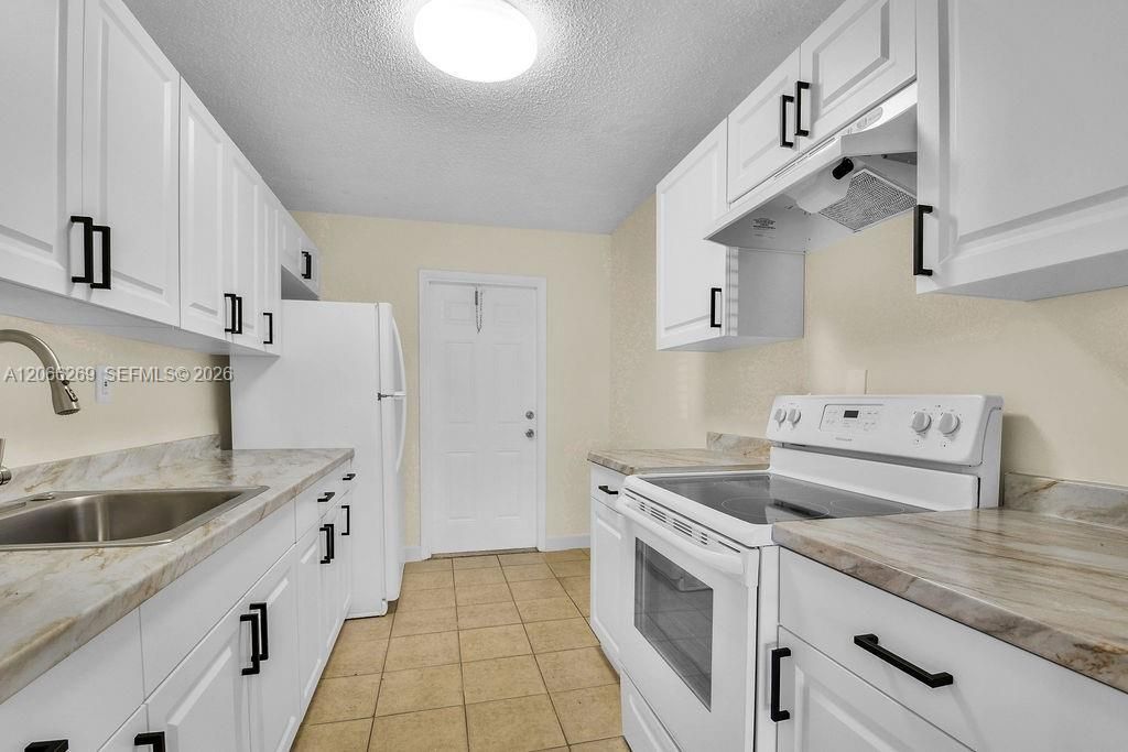 18947 NW 45th Ave , Unit 1, Miami Gardens, FL 33055 Photo