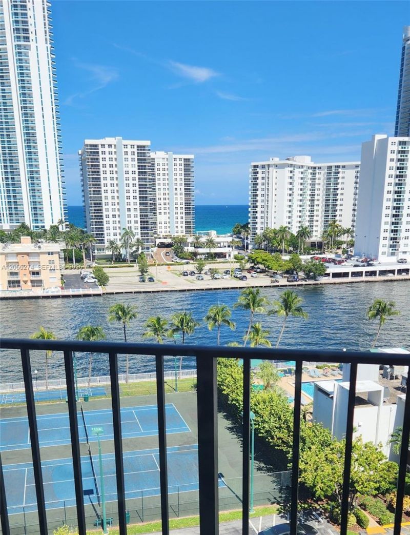 1000 Parkview Dr , Unit 1026, Hallandale Beach, FL 33009 Photo