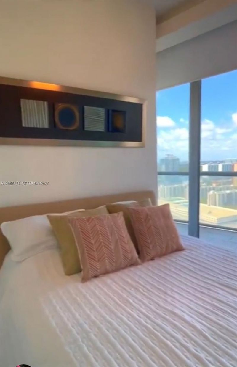 17121 Collins Ave , Unit 2808, Sunny Isles Beach, FL 33160 Photo