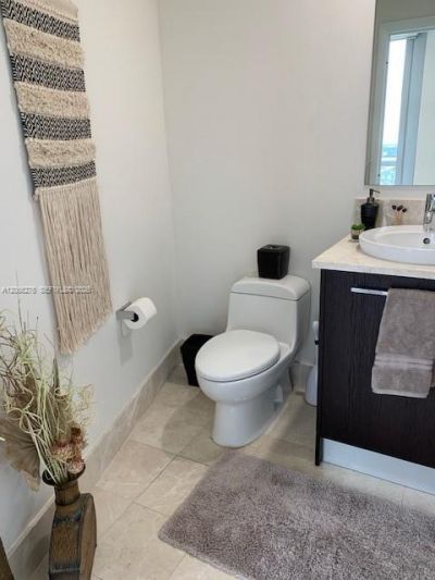 17121 Collins Ave , Unit 2808, Sunny Isles Beach, FL 33160 Photo