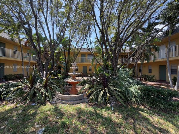 4061 N Dixie Hwy , Unit 23, Oakland Park, FL 33334
