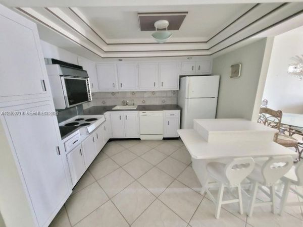 18041 Biscayne Blvd, Unit 203, Aventura, FL 33160