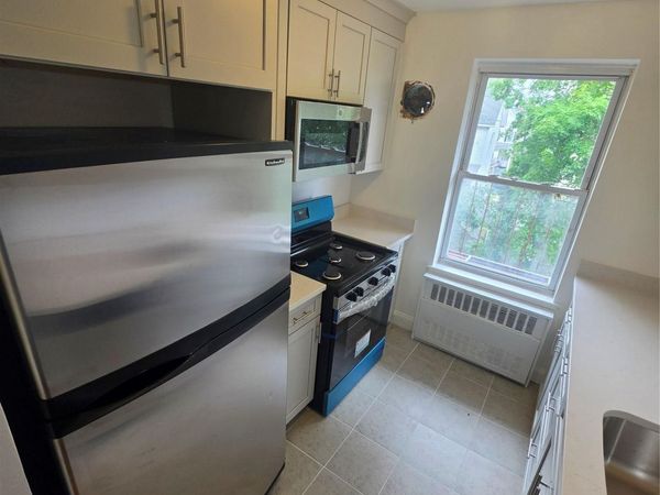 160 centre , Unit 3l, New Rochelle, NY 10801
