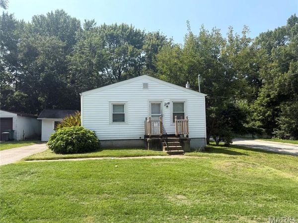 60 Connolly Drive , Calverton Park, MO 63135