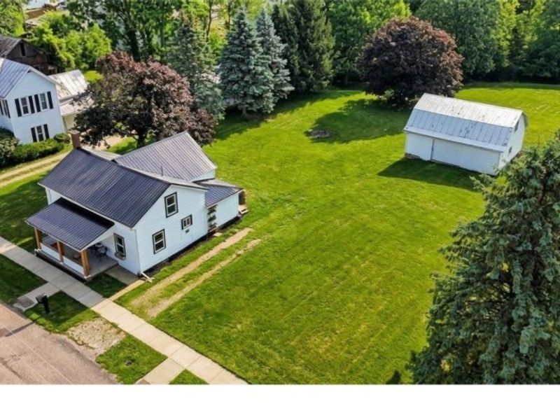 131 Mill Street, Burbank, OH 44214 Photo 2