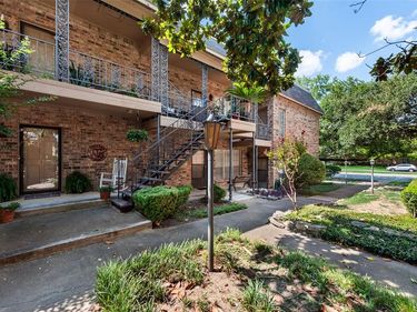 4349 Bellaire Drive S, Unit 228S, Fort Worth, TX 76109