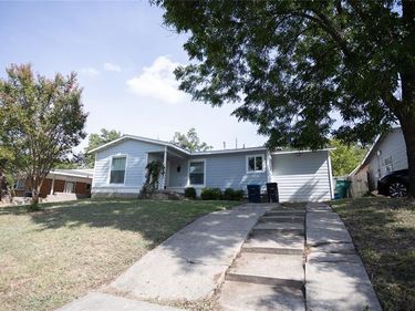 2121 San Jose, Fort Worth, TX 76112
