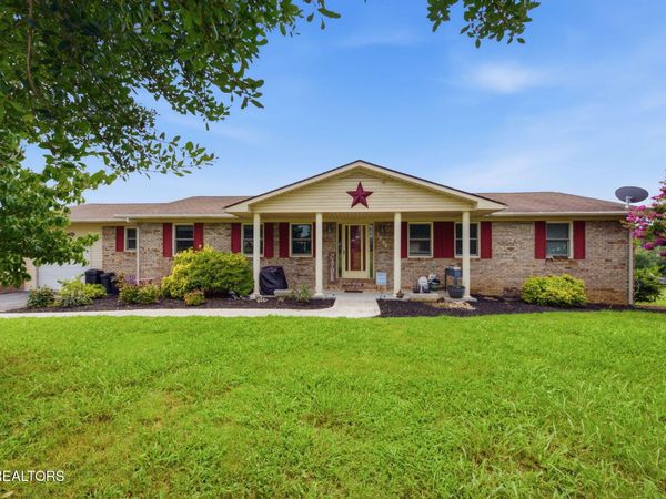 1684 Brookview Drive, Dandridge, TN 37725