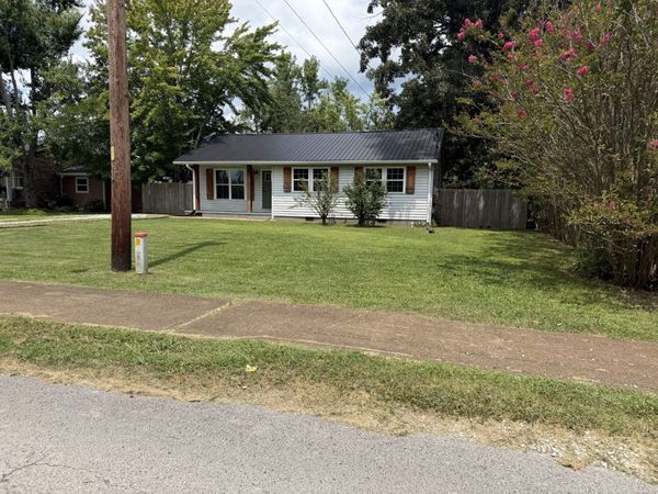 15 Forrest Ave , Hohenwald, TN 38462