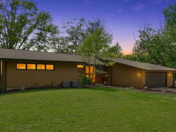 1010 Parkview Drive, Mahomet, IL 61853