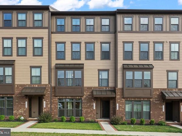 1733 DUNNINGTON PLACE, DUMFRIES, VA 22026