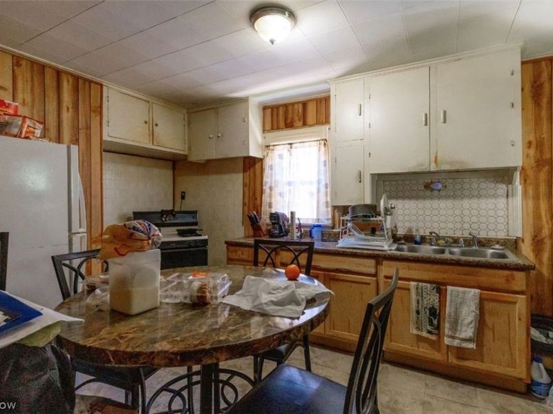 1128 W 19th Street, Lorain, OH 44052 Photo 11