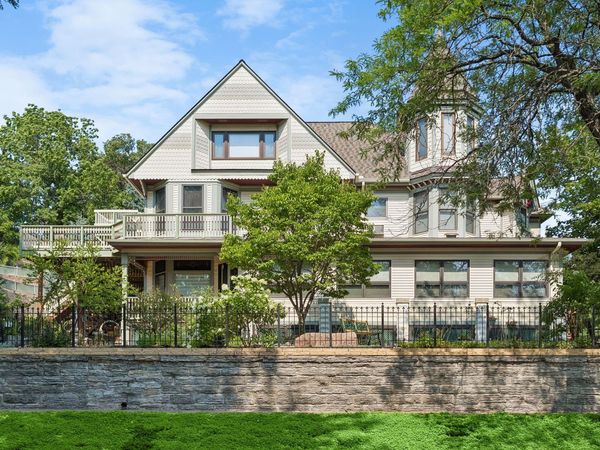 8 Bates Avenue, Saint Paul, MN 55106