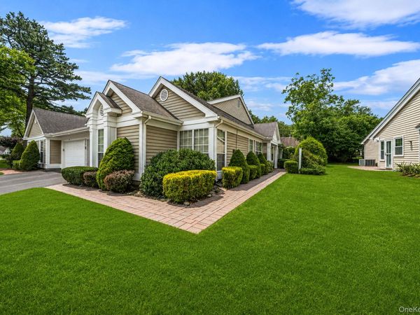 276 Glen Drive , Ridge, NY 11961