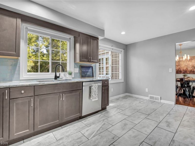 3311 Van Aken Boulevard, Shaker Heights, OH 44120 Photo 5